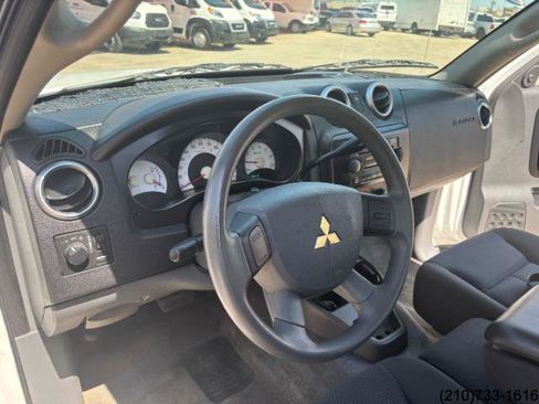 Used 2006 Mitsubishi Raider LS image 15