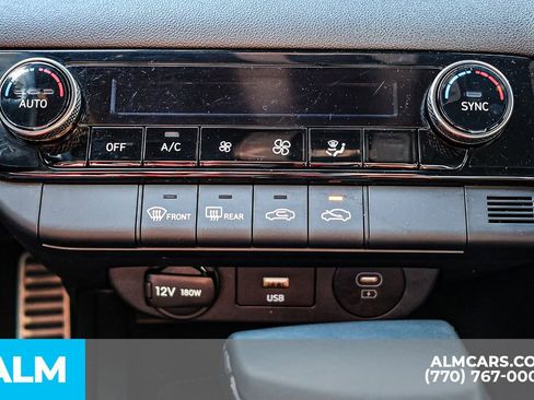 Used 2025 Hyundai Elantra Sport FWD image 39
