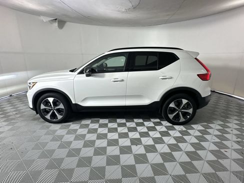 Used 2026 Volvo XC40 B5 Plus AWD/4WD image 5