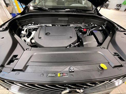 New 2026 Volvo XC90 B6 Plus w/ Protection Package Premier AWD/4WD image 14