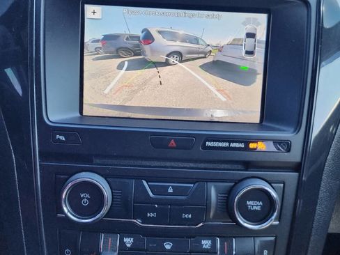 Used 2017 Ford Explorer XLT w/ Equipment Group 202A image 15