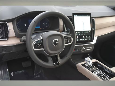 New 2026 Volvo XC90 B5 Plus w/ Protection Package Premier AWD/4WD image 10