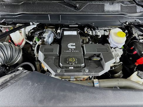 Used 2024 RAM 2500 Laramie w/ Night Edition image 28