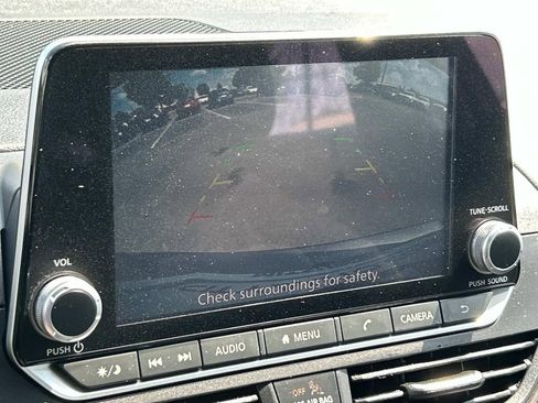 Used 2025 Nissan Altima 2.5 SV FWD image 24