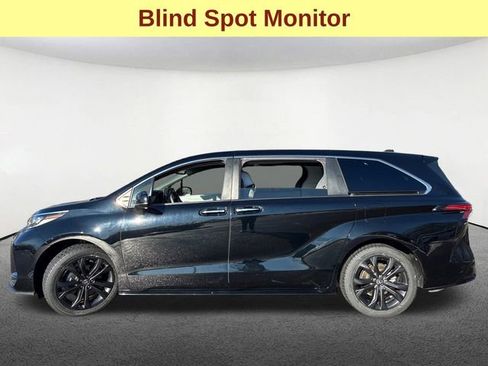 Used 2024 Toyota Sienna XSE image 6