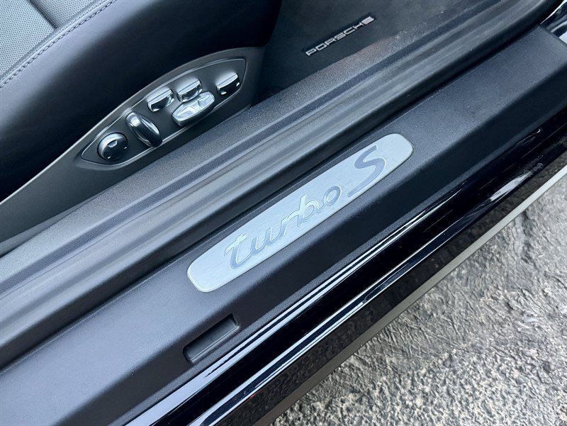 Used 2015 Porsche 911 Turbo S w/ High-end Infotainment Package AWD/4WD image 54