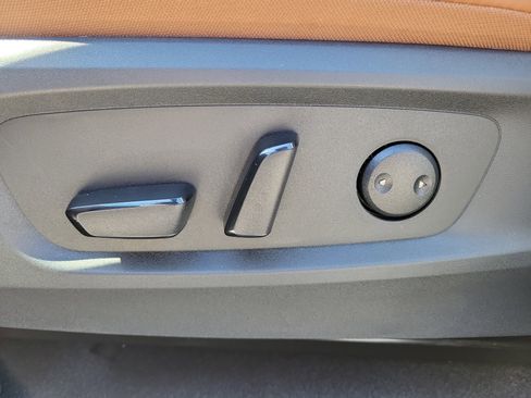 Certified 2025 Nissan Pathfinder Platinum w/ Cargo Package FWD image 15