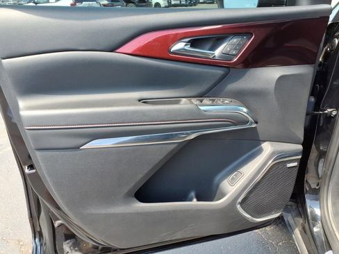 Used 2024 Chevrolet Traverse RS AWD/4WD image 15
