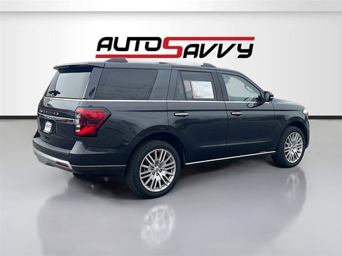 Used 2024 Ford Expedition Limited image 7