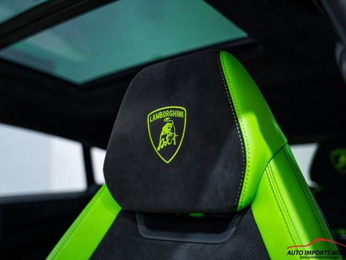 Used 2022 Lamborghini Urus AWD/4WD image 34
