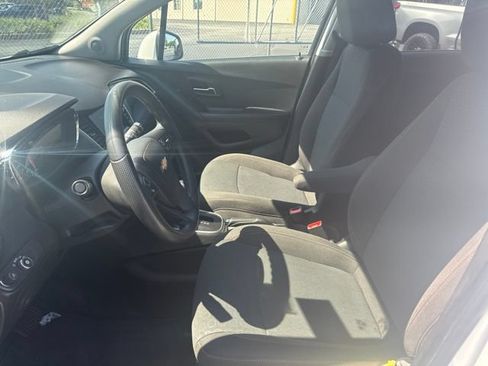 Used 2021 Chevrolet Trax LS w/ Tint and Cruise Package FWD image 8