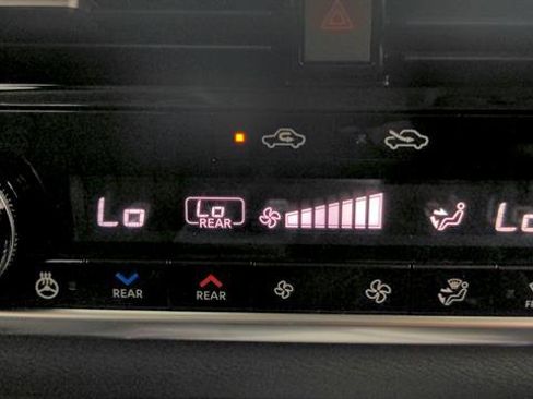Used 2022 Nissan Rogue Platinum w/ Head-Up Display Package FWD image 20