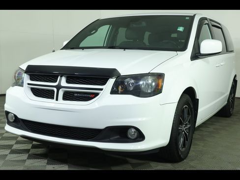 Used 2019 Dodge Grand Caravan GT image 1