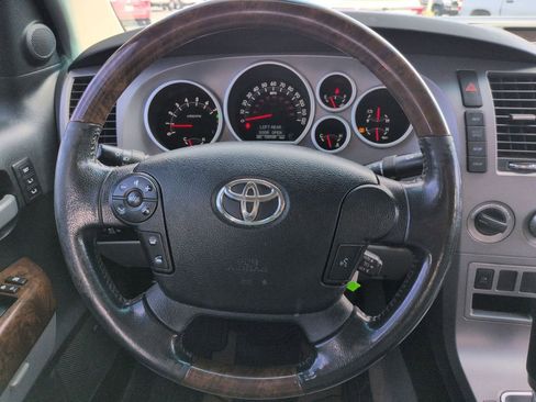 Used 2011 Toyota Tundra Limited w/ Platinum Pkg image 15