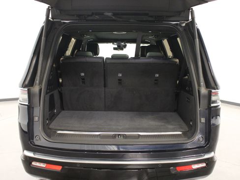 New 2023 Jeep Grand Wagoneer Series III AWD/4WD image 14