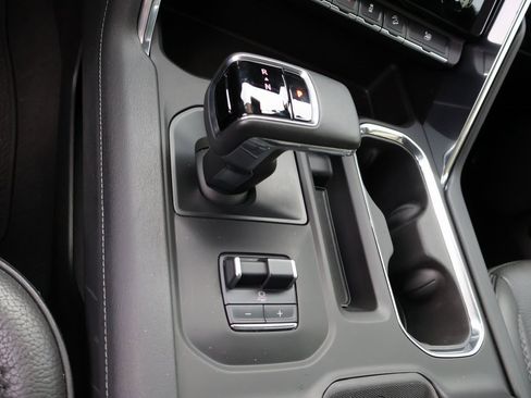 Certified 2024 GMC Sierra 1500 Denali image 36