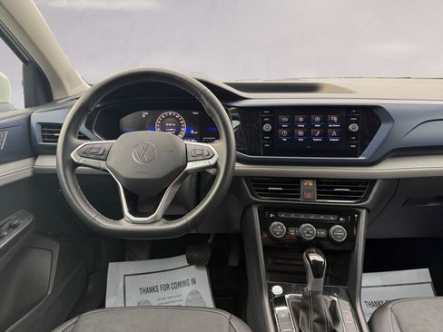 Used 2024 Volkswagen Taos SE w/ MDO Package image 10
