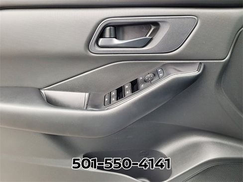 Used 2025 Nissan Rogue S image 30