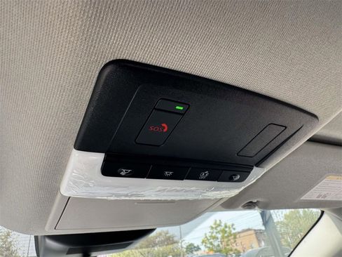 Used 2025 Nissan Sentra SV image 28