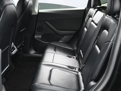 Used 2022 Tesla Model Y Performance image 37