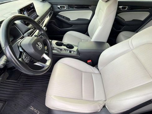 Used 2024 Honda Civic Touring image 5