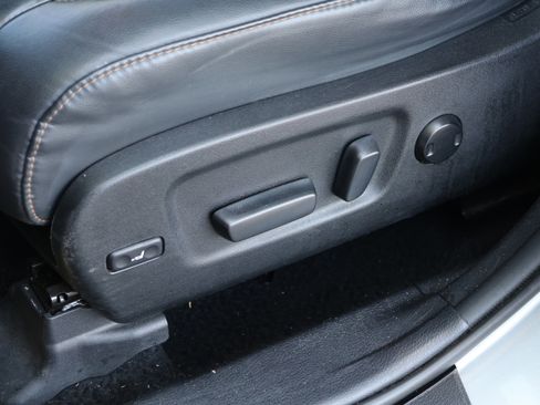 Used 2019 Toyota Highlander XLE image 31