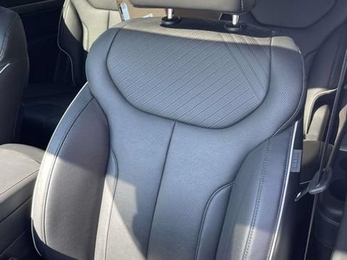 Used 2024 Hyundai Palisade SEL w/ Premium Package FWD image 16