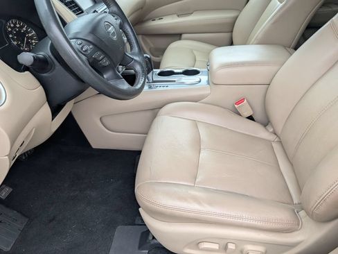 Used 2017 Nissan Pathfinder SL FWD image 9