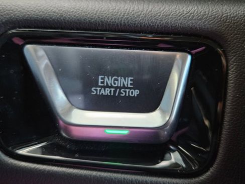 Used 2025 GMC Yukon Denali w/ Sun & Power Step Package image 14