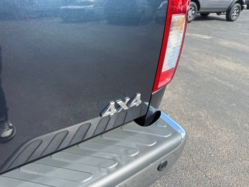 Used 2013 Nissan Frontier SV w/ SV Value Truck Pkg AWD/4WD image 43