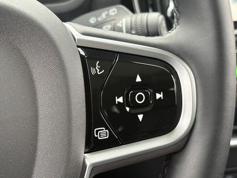 New 2026 Volvo XC90 B5 Core w/ Protection Package Premier image 19