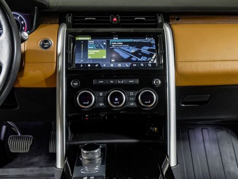 Used 2019 Land Rover Discovery HSE Luxury image 25