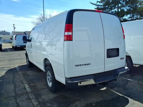 New 2025 GMC Savana 2500 w/ Driver Convenience Package RWD image 6