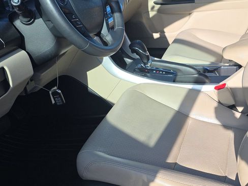 Used 2014 Honda Accord Touring image 5