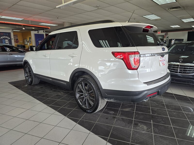 Used 2018 Ford Explorer XLT w/ Equipment Group 202A AWD/4WD image 6