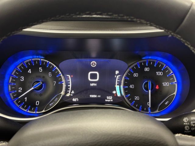 Used 2024 Chrysler Pacifica Touring-L AWD/4WD image 37