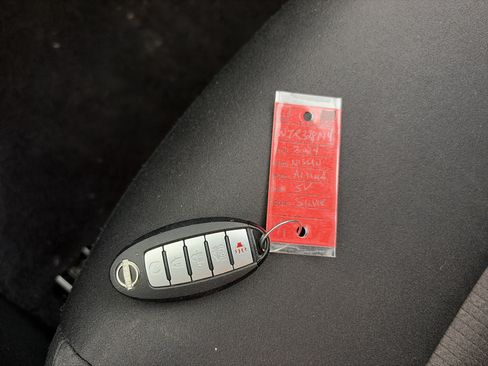 Used 2024 Nissan Altima 2.5 SV FWD image 30
