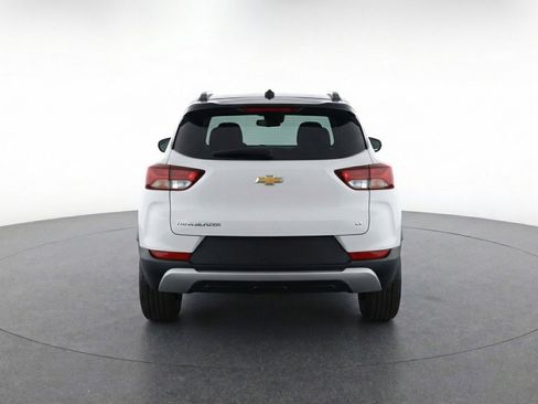 Used 2025 Chevrolet TrailBlazer LT FWD image 7