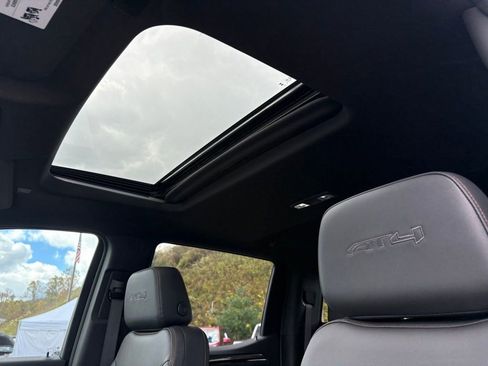 New 2025 GMC Sierra 1500 AT4 w/ AT4 Premium Package image 11