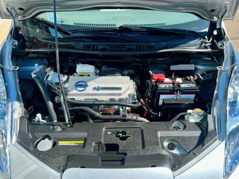 Used 2012 Nissan Leaf SL image 10