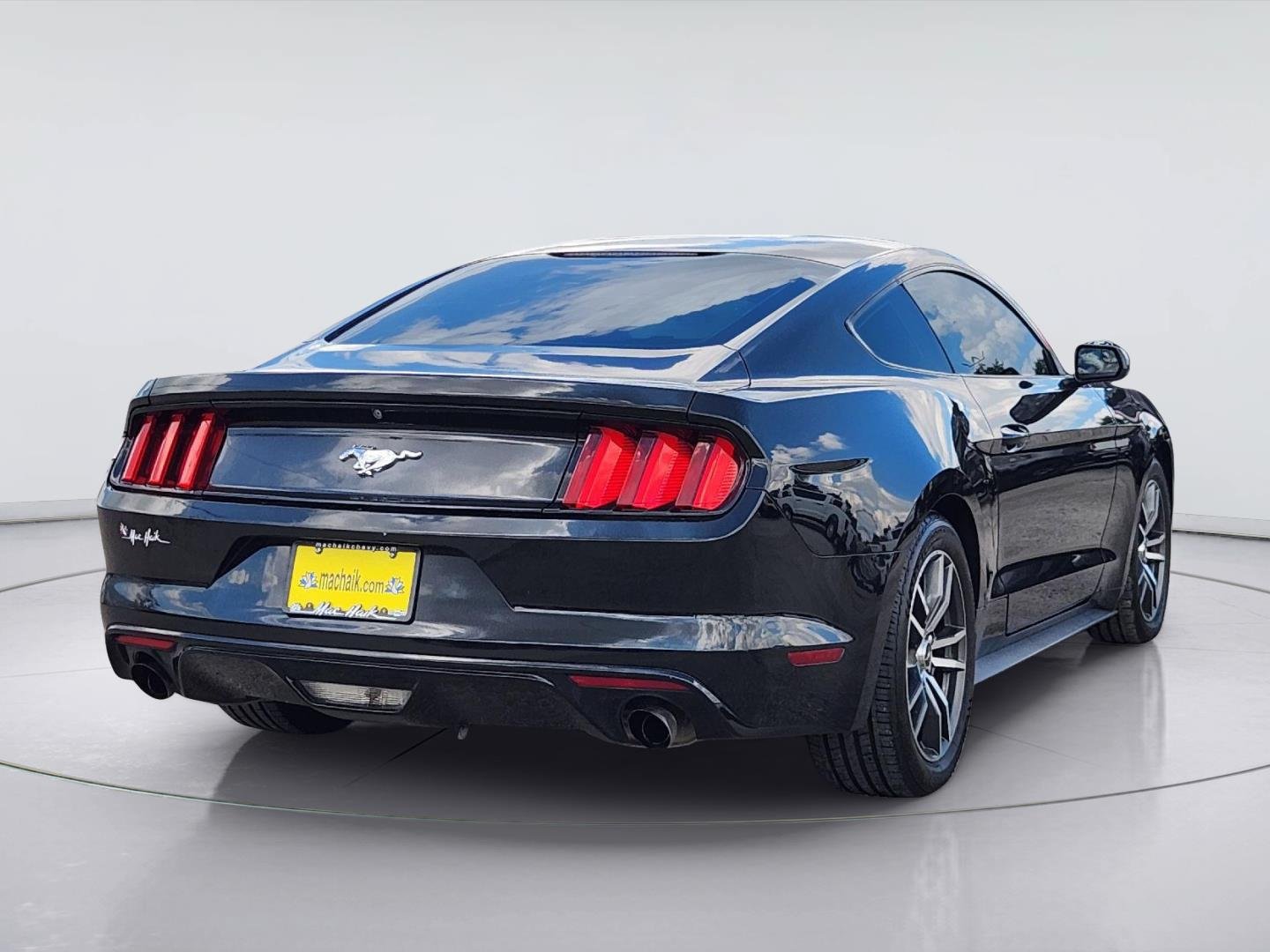 Used 2017 Ford Mustang Coupe RWD image 7