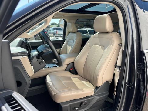 Used 2024 Ford Expedition Max Limited RWD image 10