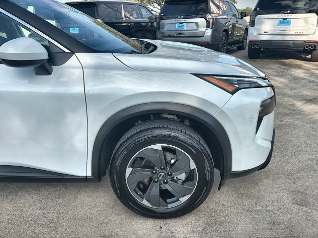 Used 2025 Nissan Rogue SV FWD image 32