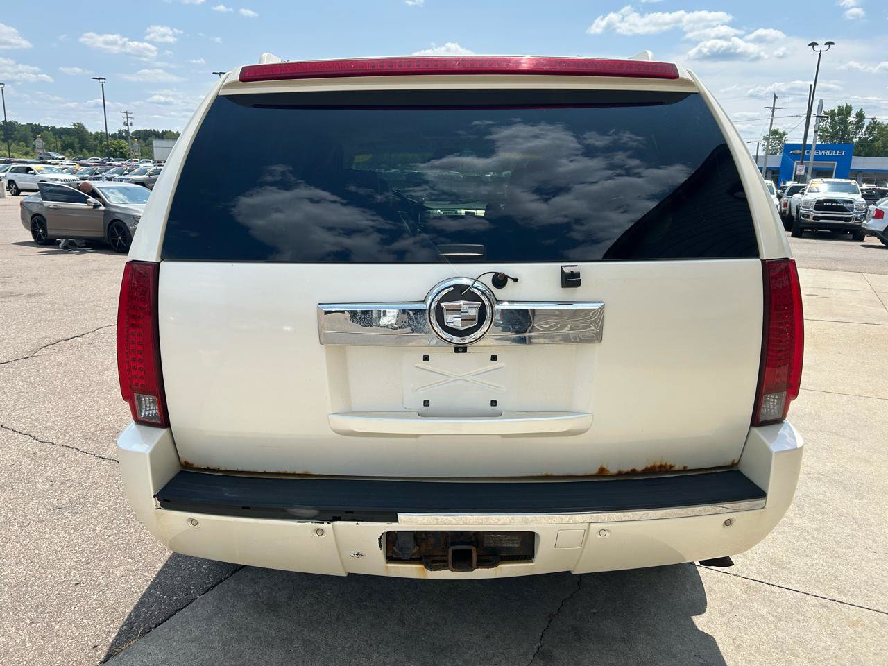 Used 2007 Cadillac Escalade AWD w/ Information Package image 6