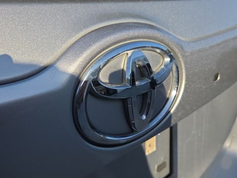 Used 2019 Toyota Highlander Plus FWD image 29
