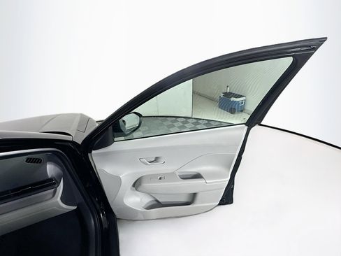 Used 2025 Hyundai Kona SEL FWD image 31