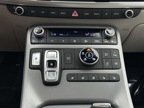 Used 2023 Hyundai Palisade Limited AWD/4WD image 7