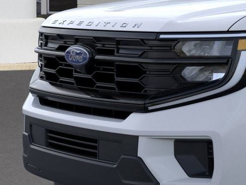 New 2026 Ford Expedition Active image 17