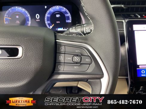 New 2025 Jeep Grand Cherokee L Limited w/ Trailer Tow Package image 16