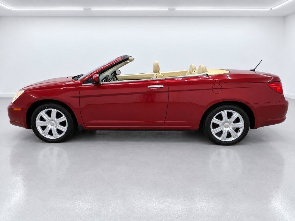 Used 2010 Chrysler Sebring Limited FWD image 6